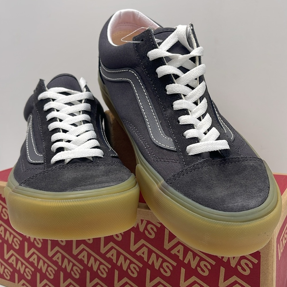 Vans WMNS Style 36
Gum Asphalt
VN0A54F6107
Sneakers - Picture 5 of 16